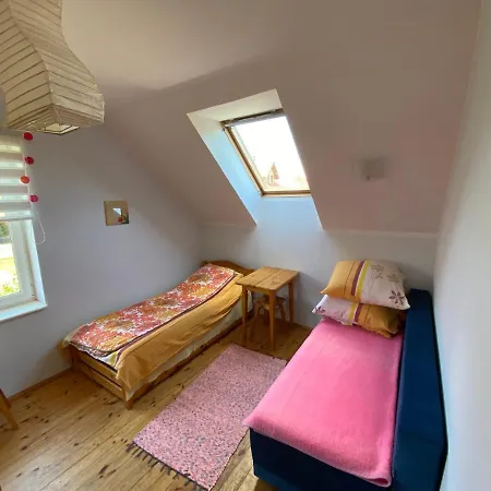 Dom Pod Jablonia بيت للعطل